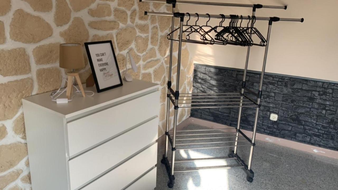 Zimmer In Wohnung Monteure Apartment Kuche Modern Enger Zewnętrze zdjęcie
